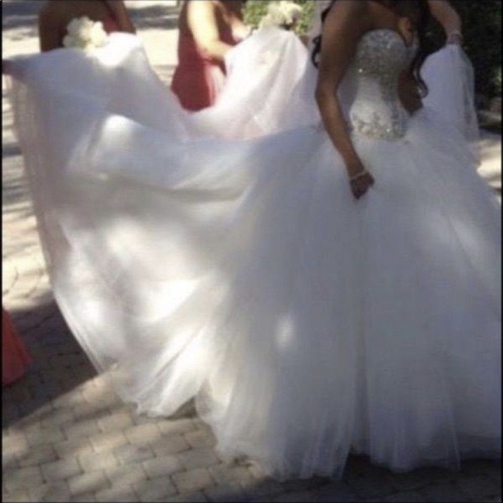 Allure bridal gown size 6